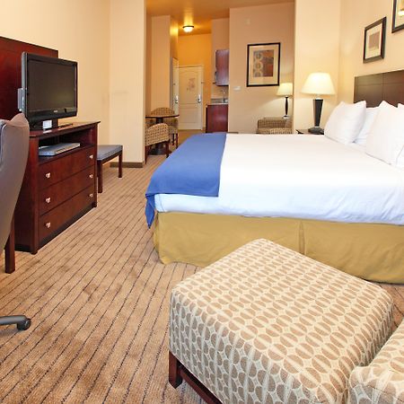 Holiday Inn Express Hotel & Suites Marshall By Ihg Rom bilde