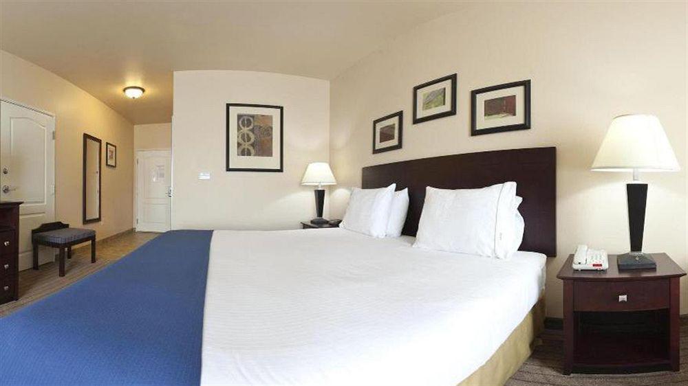 Holiday Inn Express Hotel & Suites Marshall By Ihg Eksteriør bilde
