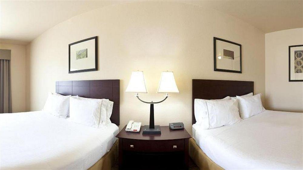 Holiday Inn Express Hotel & Suites Marshall By Ihg Eksteriør bilde